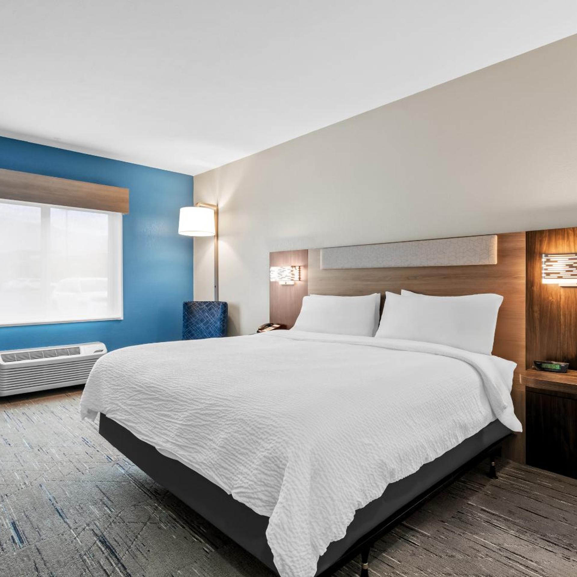holiday inn express and suites ogden by ihg