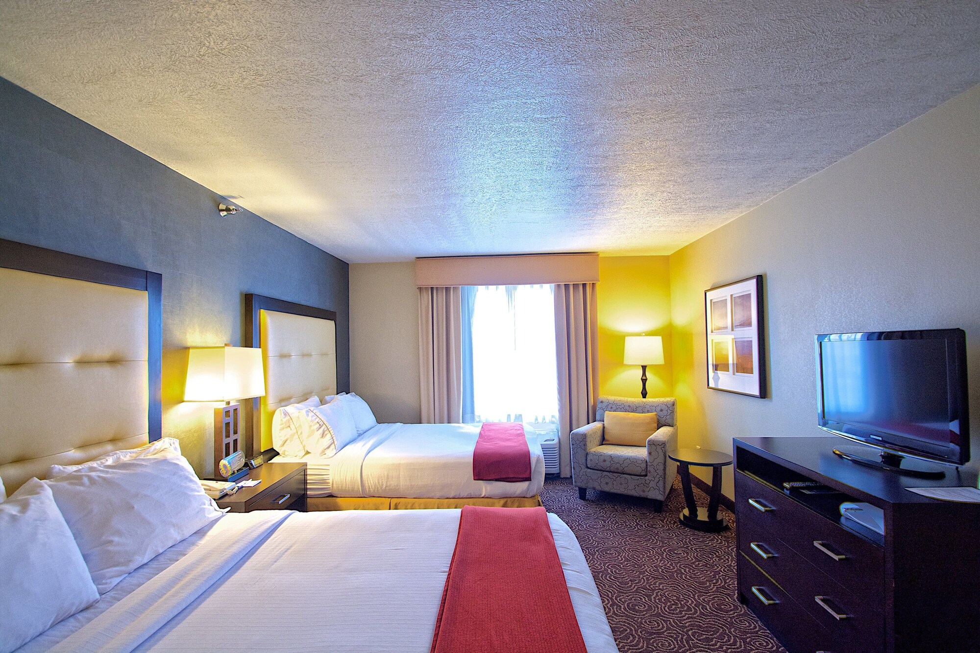 holiday inn express and suites ogden by ihg
