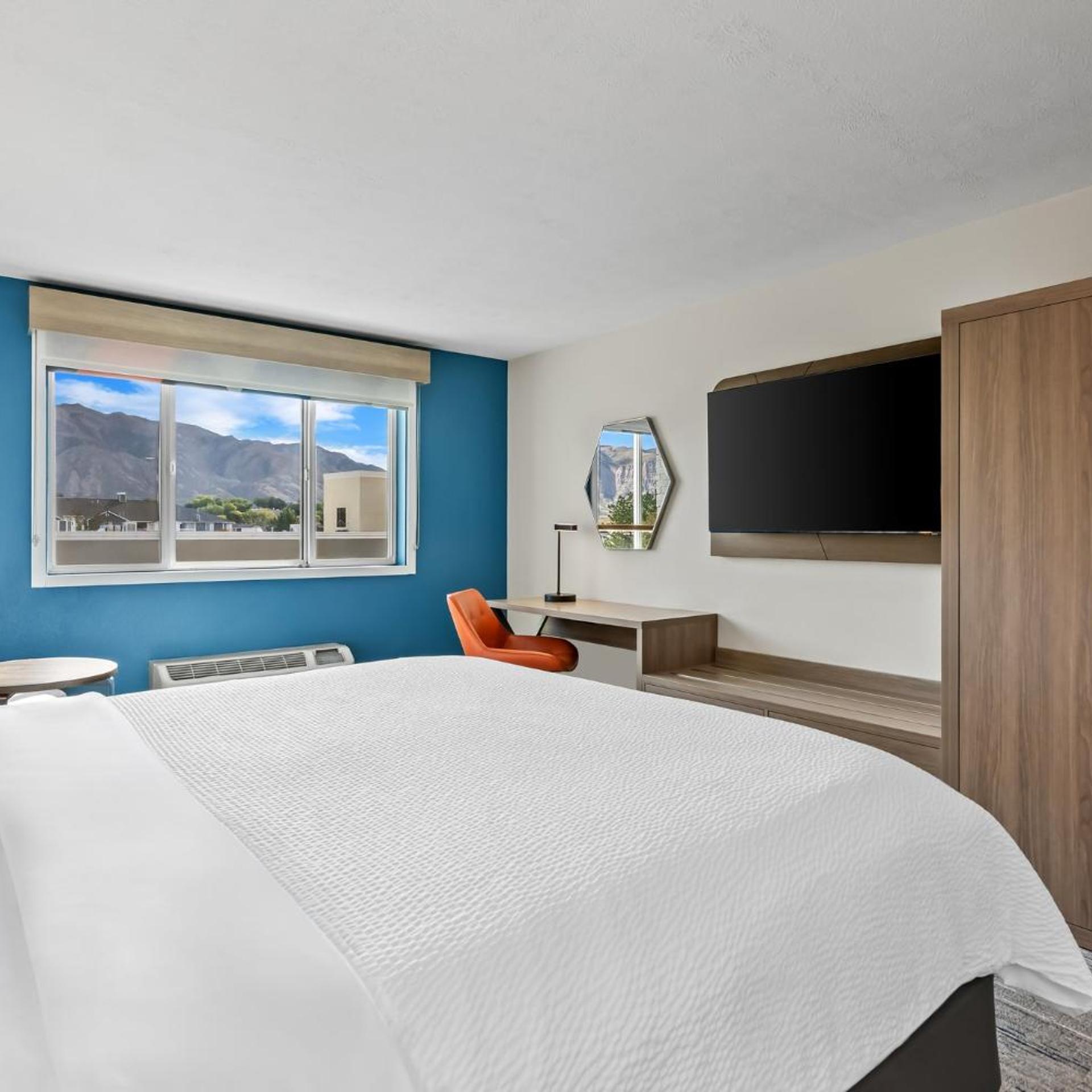 holiday inn express and suites ogden by ihg