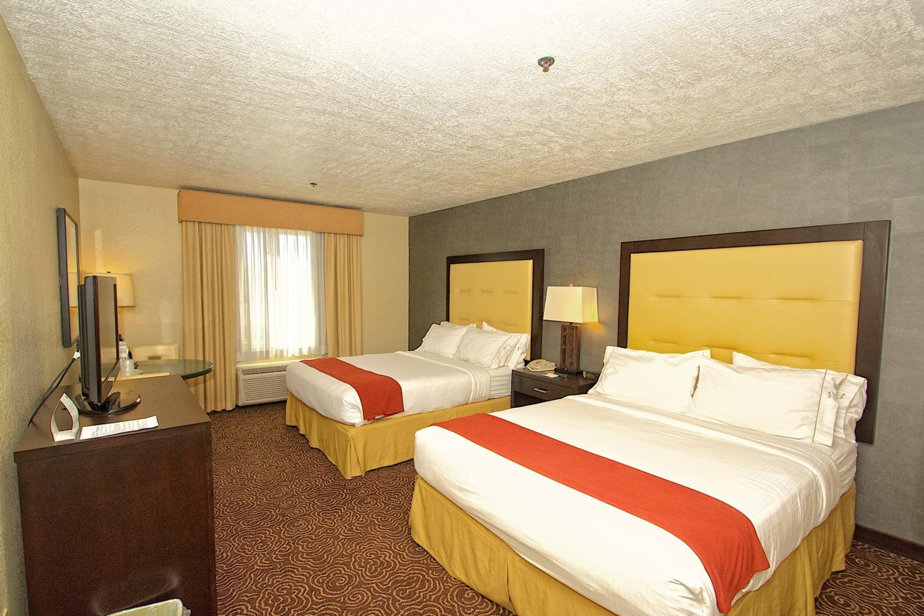 holiday inn express and suites ogden by ihg