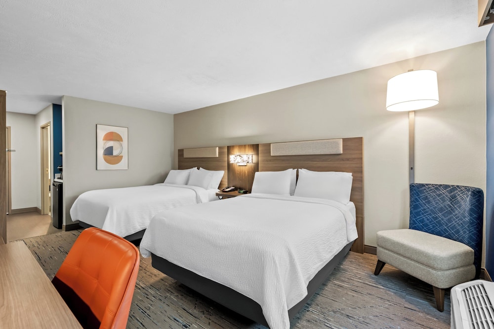 holiday inn express and suites ogden by ihg