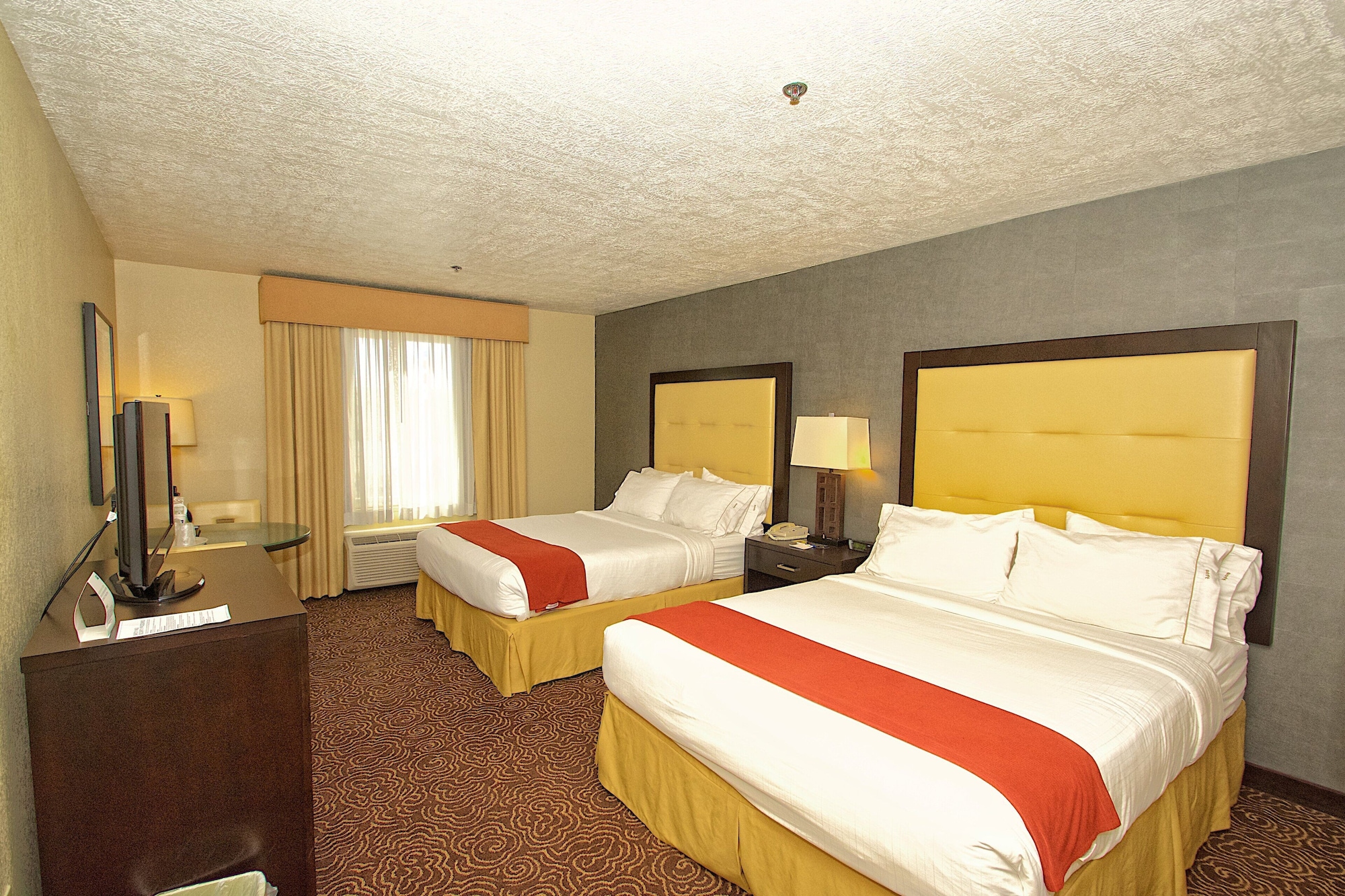 holiday inn express and suites ogden by ihg