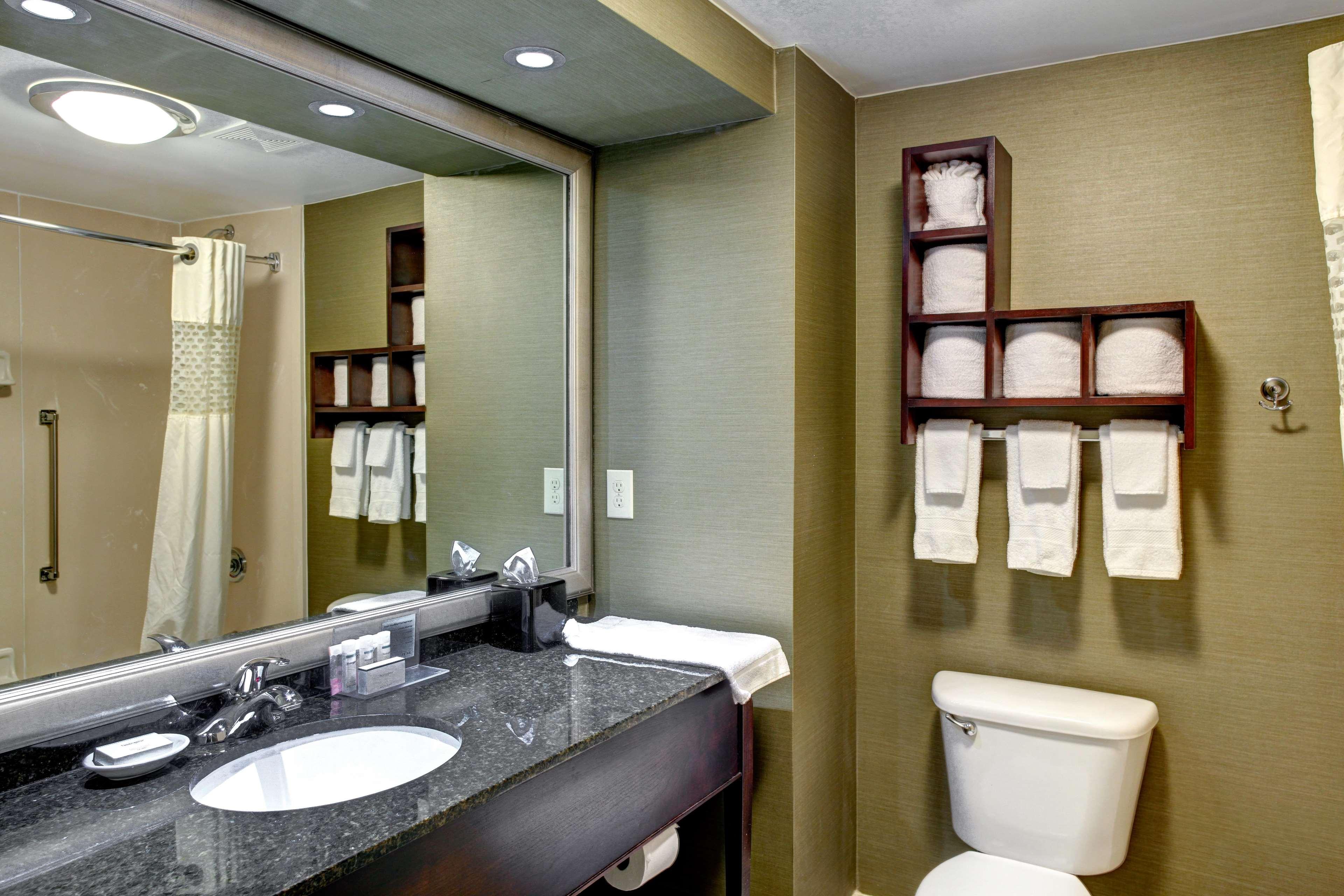 hampton inn and suites fultondale birmingham i 65 al