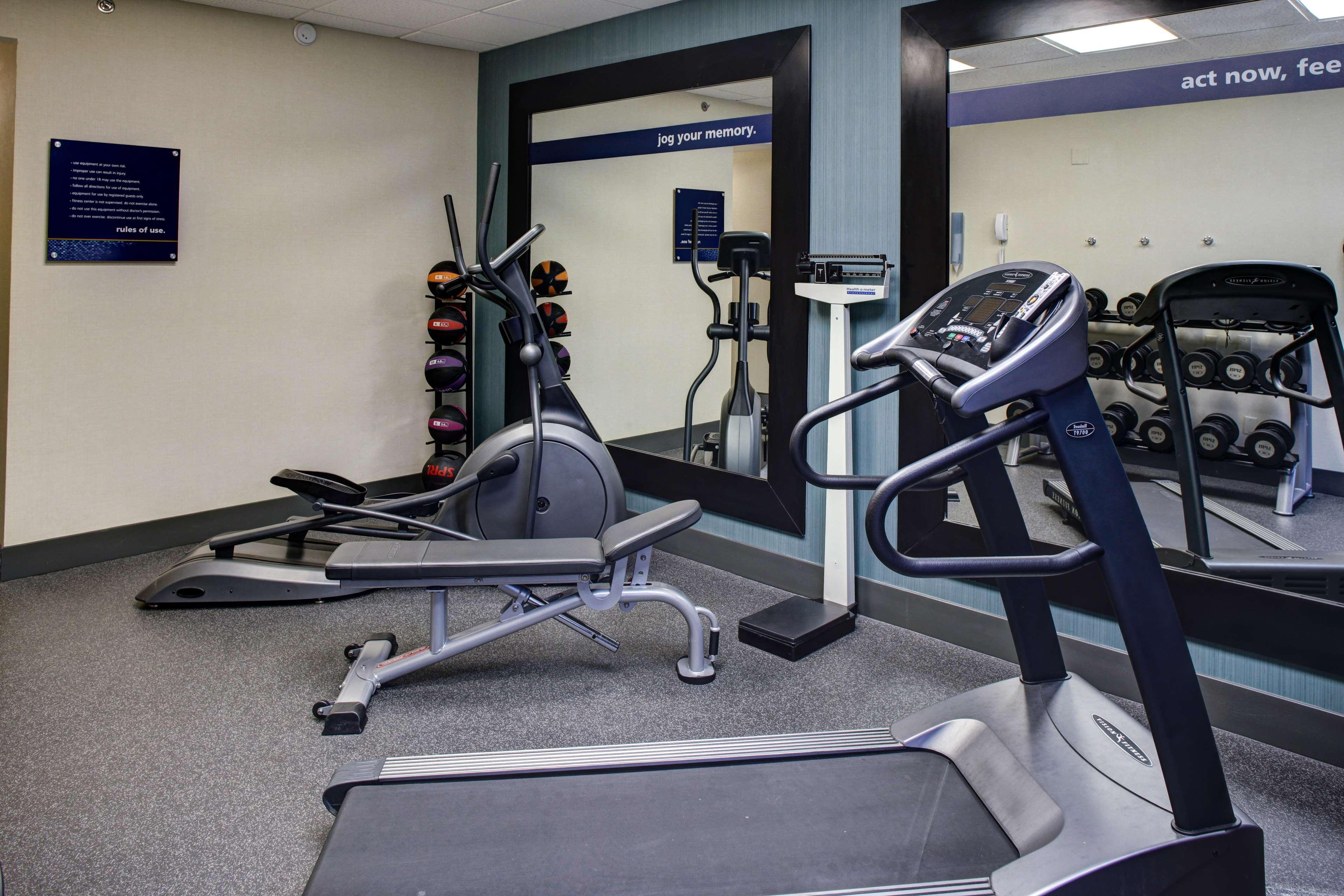 hampton inn and suites fultondale birmingham i 65 al