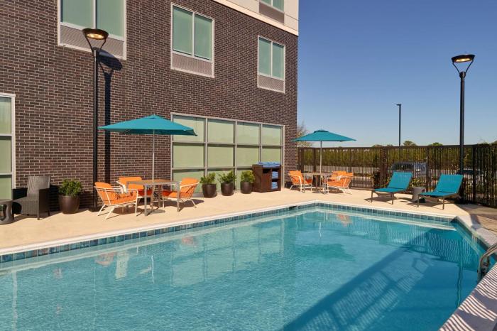 hampton inn and suites fultondale birmingham i 65 al