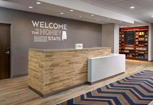 hampton inn and suites fultondale birmingham i 65 al