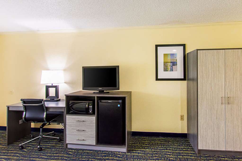 quality inn and suites florence civic center
