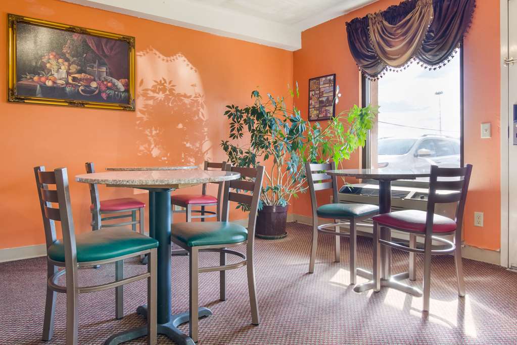 econo lodge inn and suites