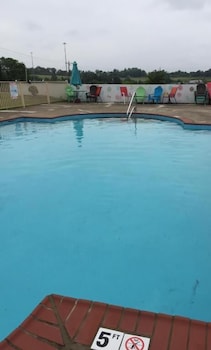 Americas Best Value Inn & Suites Williamstown,Williamstown>>Grant County,2 star
