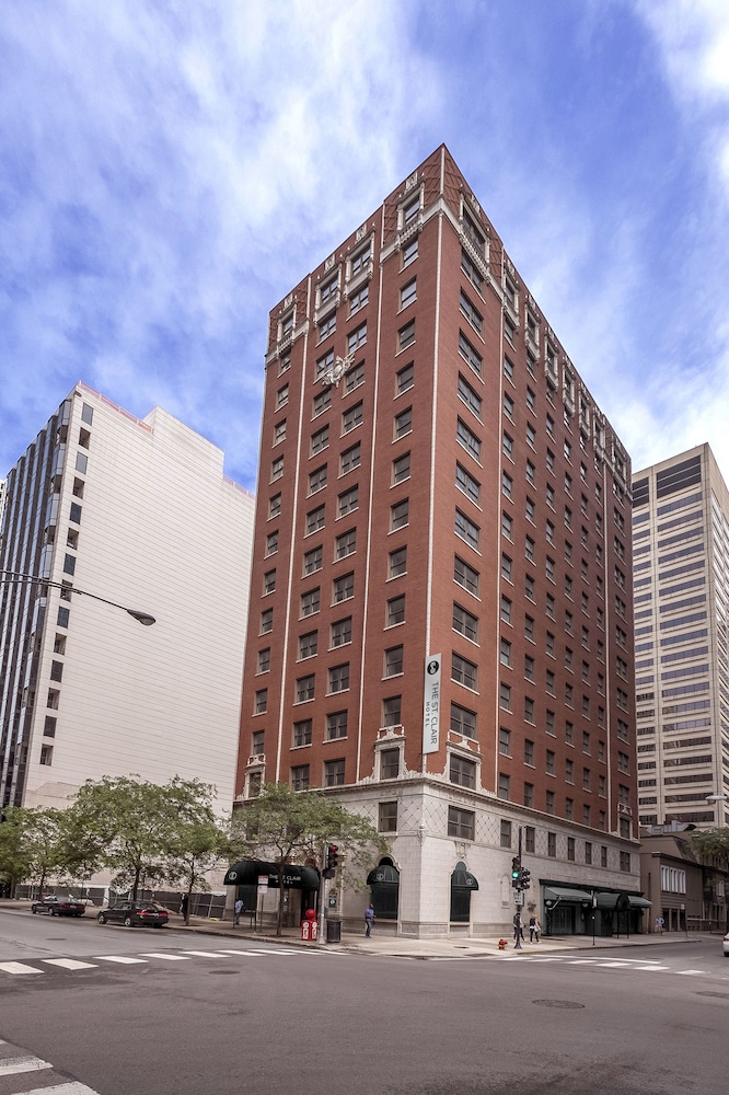 hotel saint clair magnificent mile