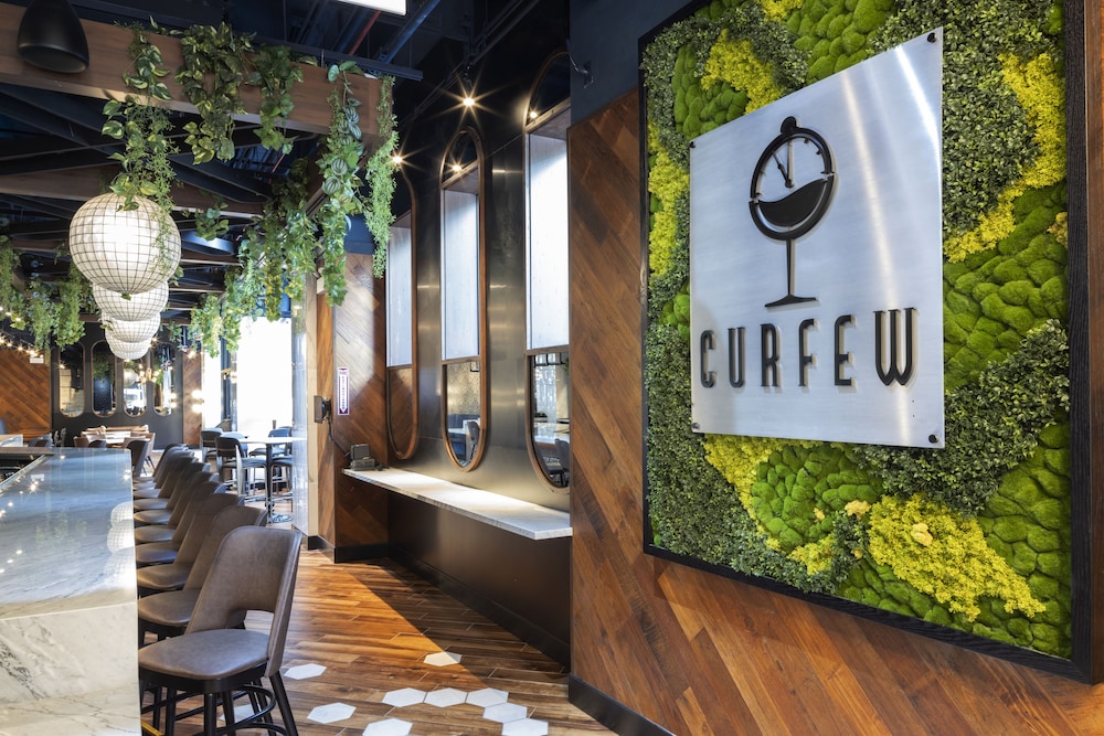 hotel saint clair magnificent mile