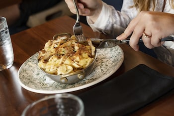 hotel saint clair magnificent mile