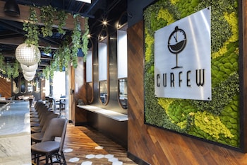 hotel saint clair magnificent mile