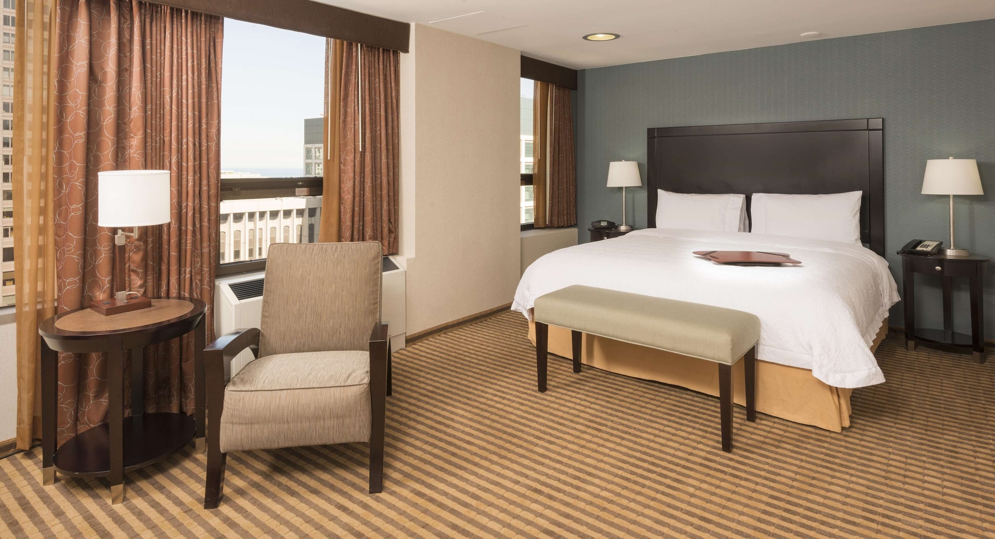 hampton inn chicago downtown magnificent mile