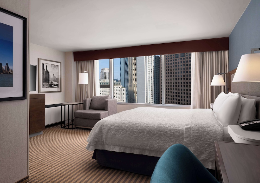 hampton inn chicago downtown magnificent mile