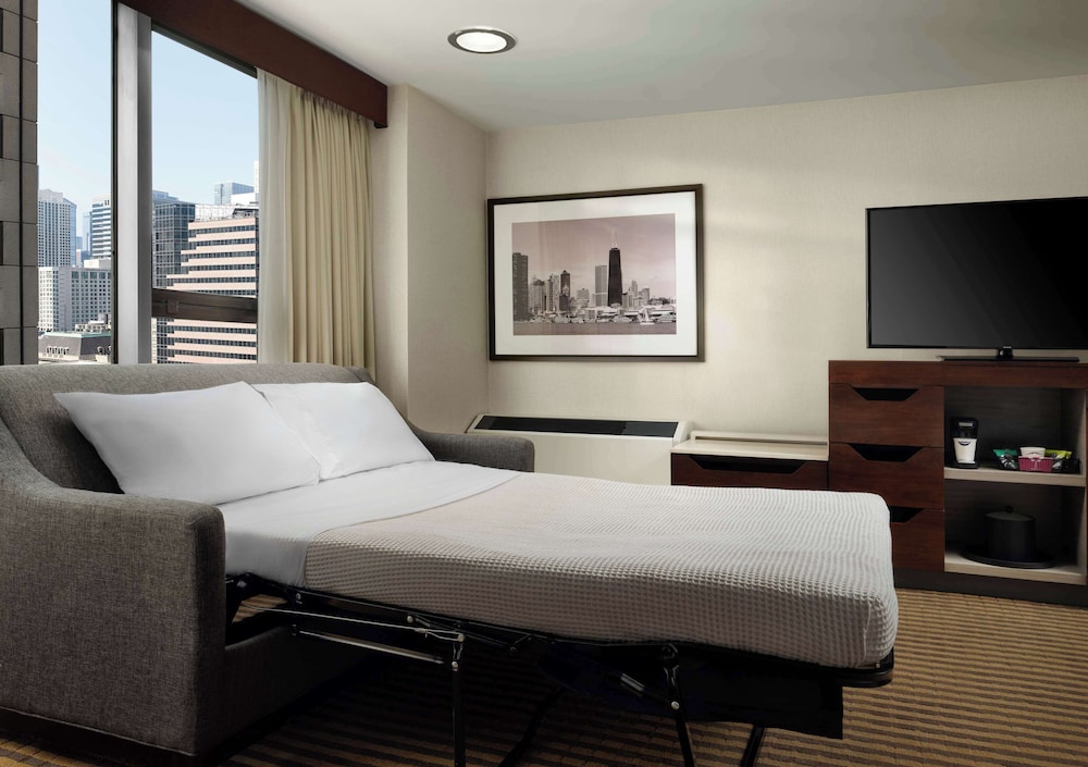 hampton inn chicago downtown magnificent mile