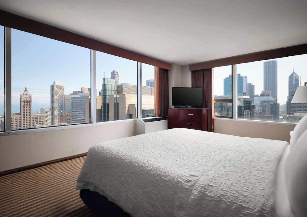 hampton inn chicago downtown magnificent mile