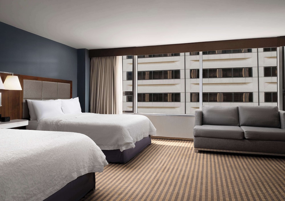 hampton inn chicago downtown magnificent mile
