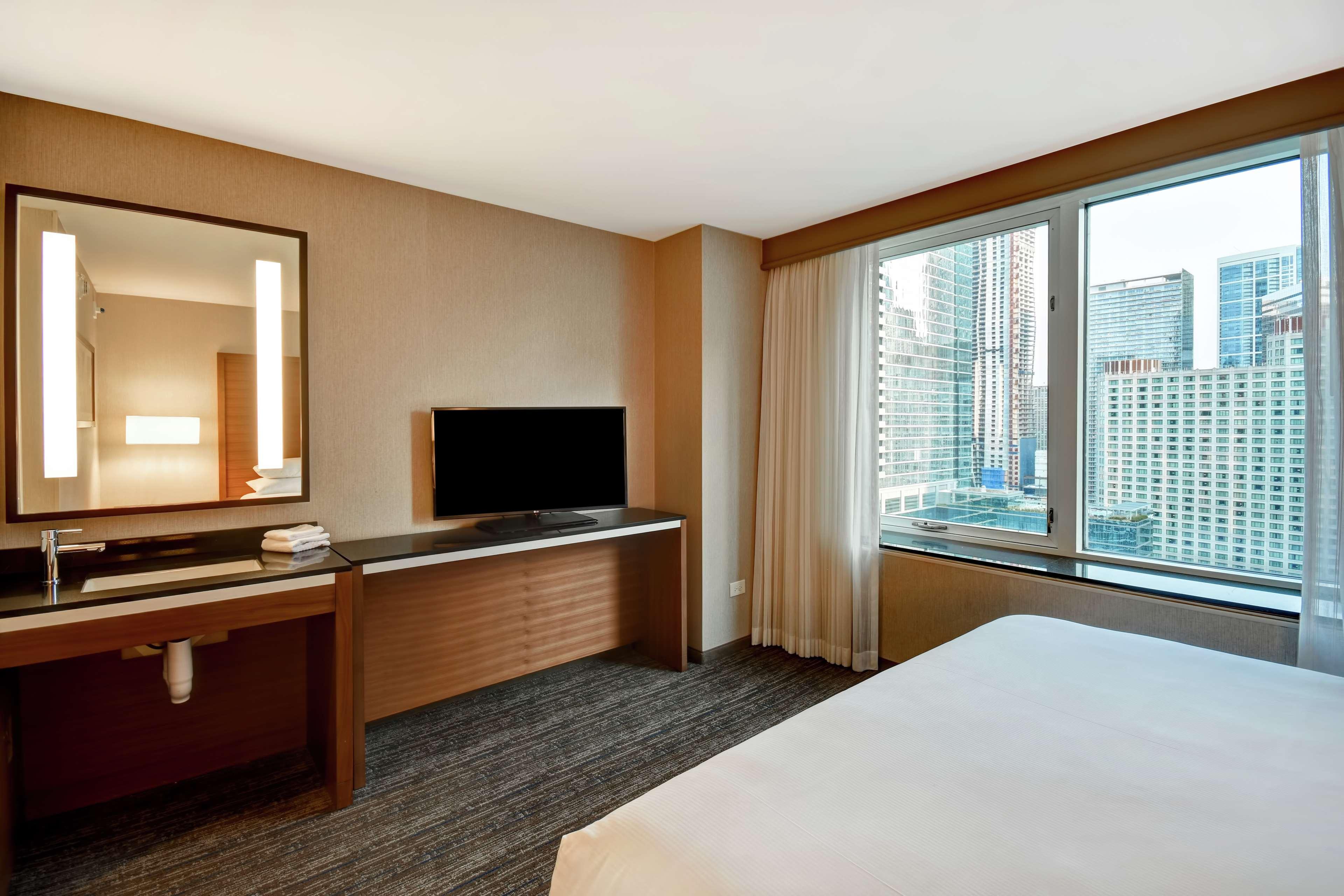 embassy suites by hilton chicago downtown magnificent mile
