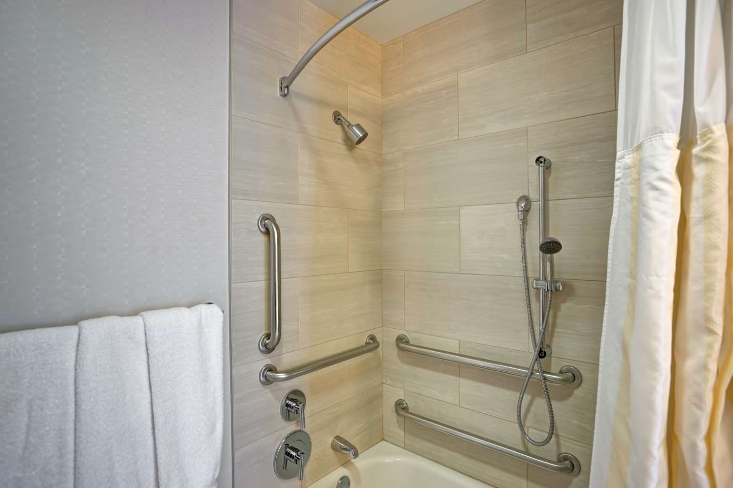 hilton garden inn chicago downtown magnificent mile