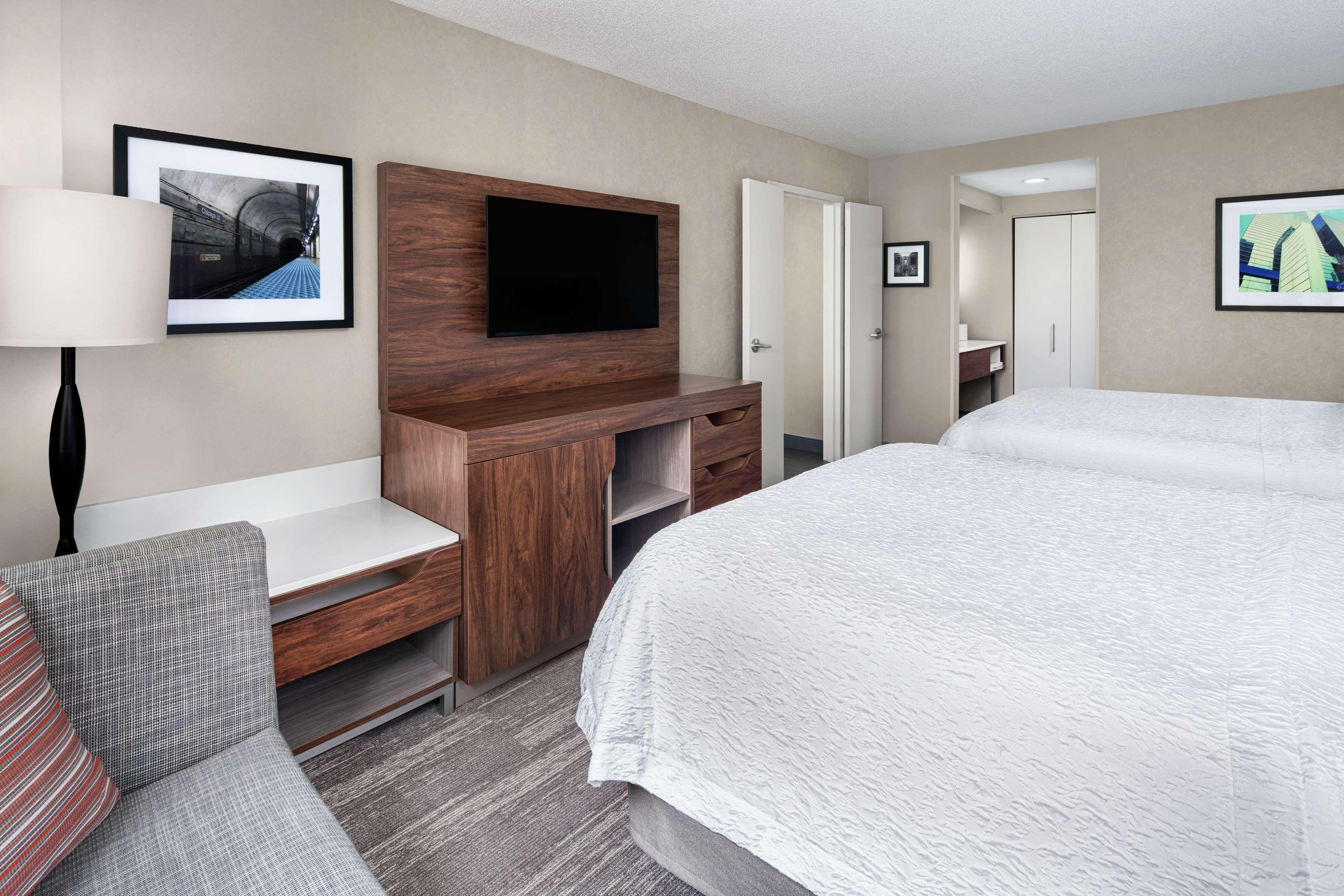 hampton inn and suites chicago downtown