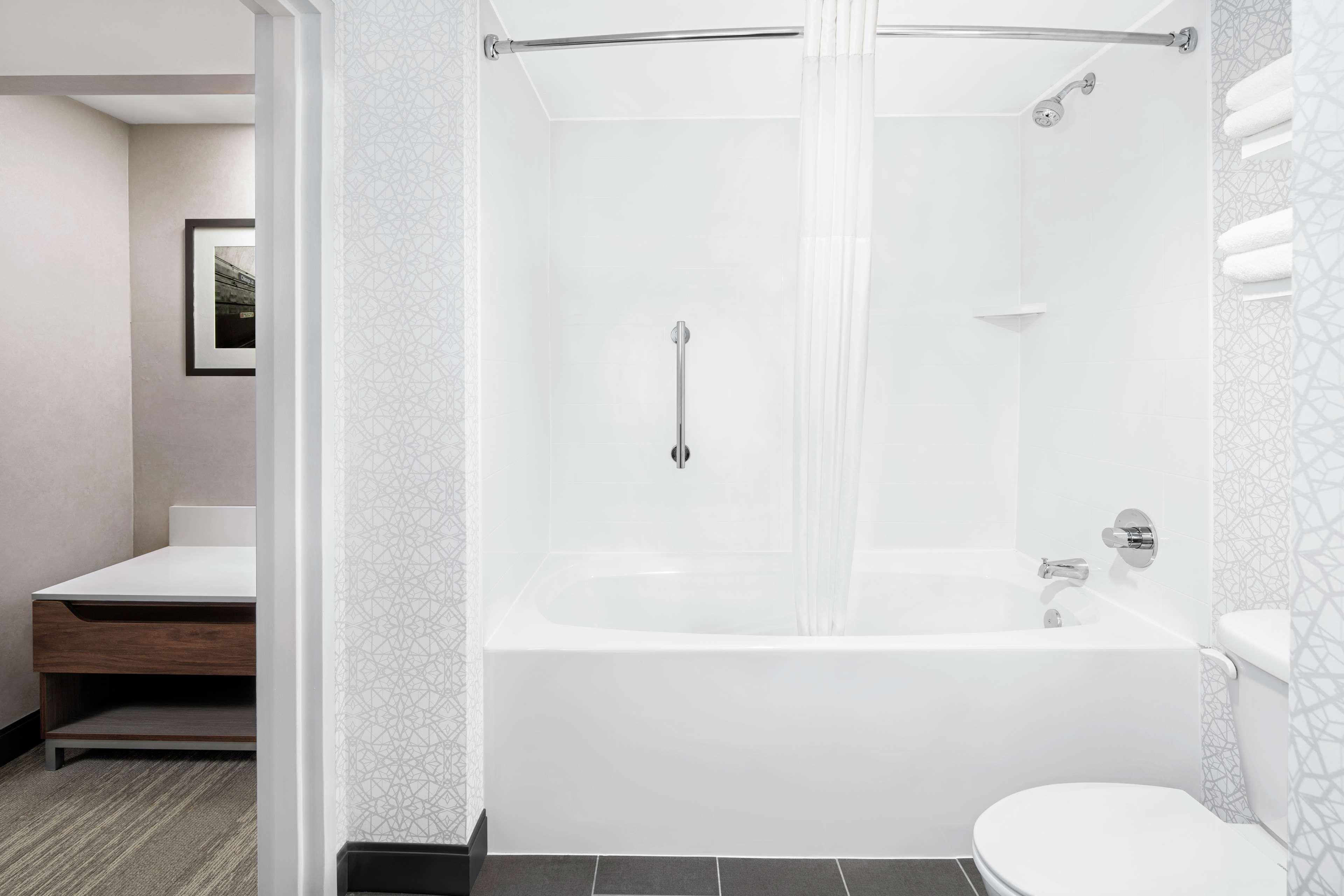 hampton inn and suites chicago downtown