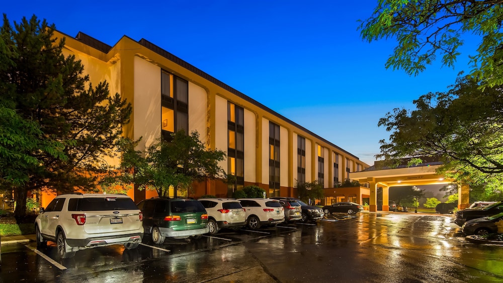 surestay plus hotel by best western chicago lombard