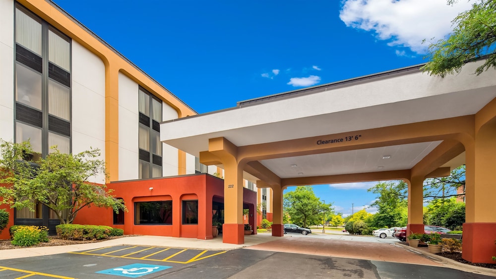 surestay plus hotel by best western chicago lombard