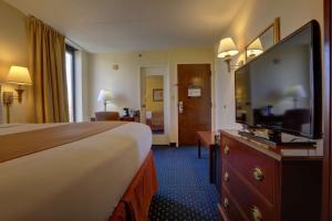 surestay plus hotel by best western chicago lombard