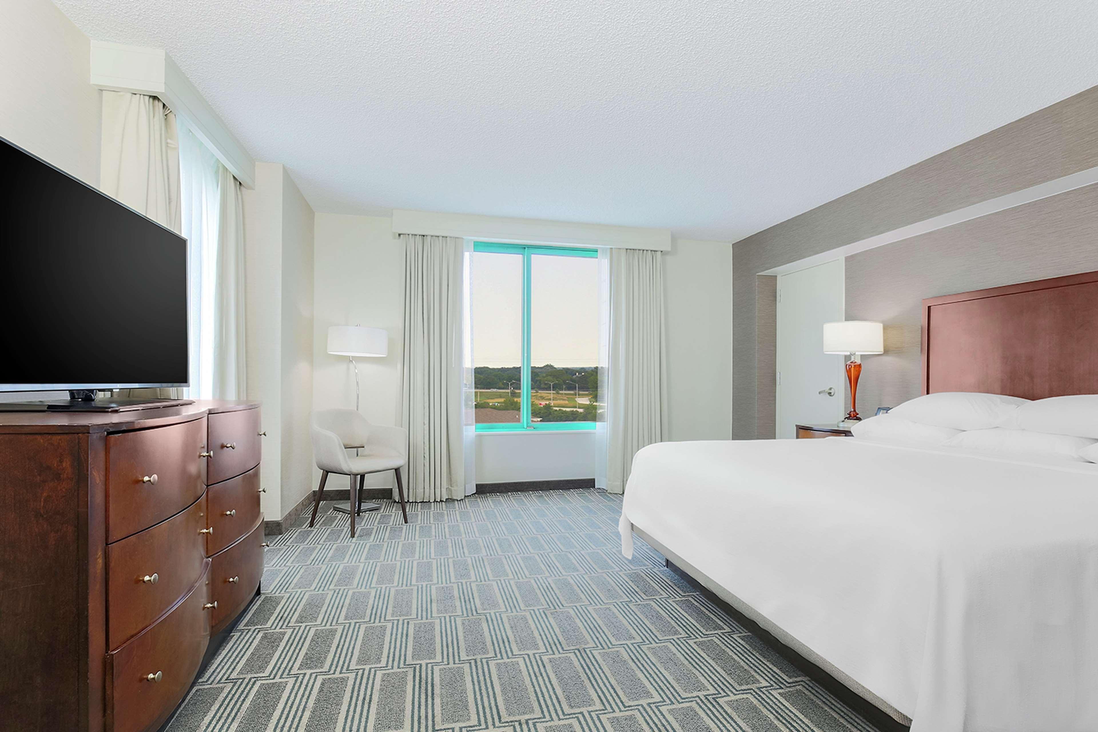 embassy suites by hilton chicago lombard oak brook