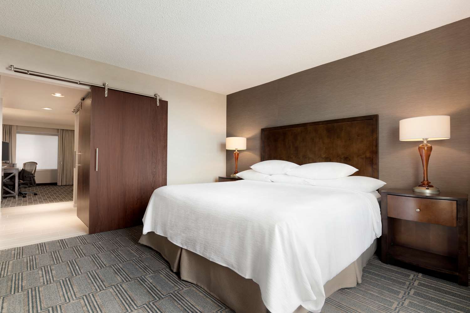embassy suites by hilton chicago lombard oak brook