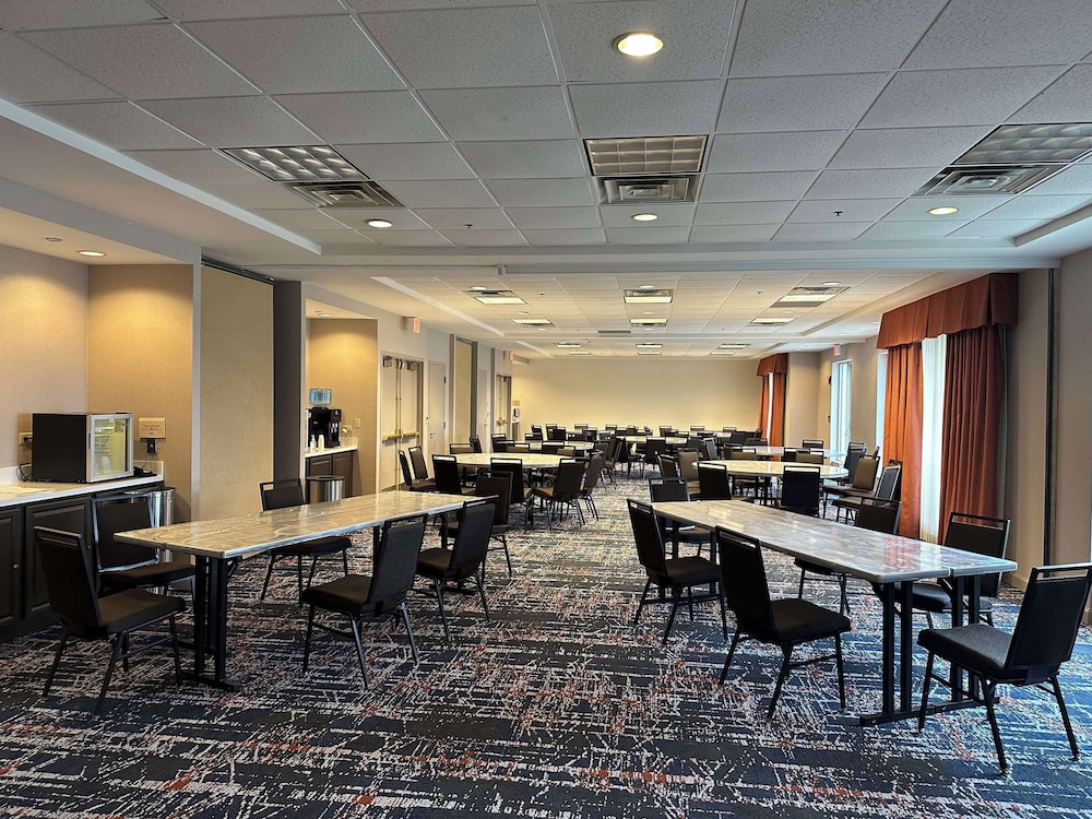 hilton garden inn chicago oak brook