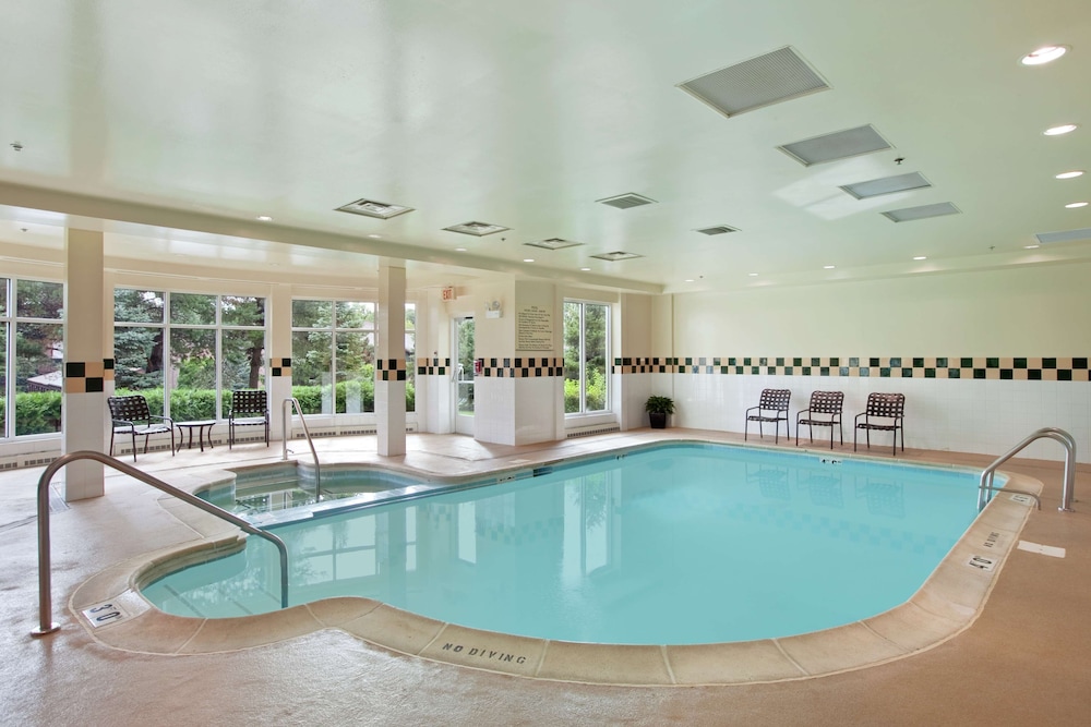 hilton garden inn chicago oak brook