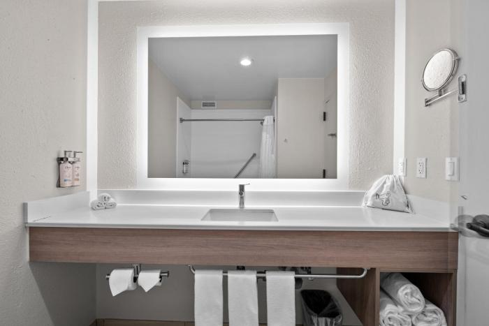 holiday inn express west point by ihg