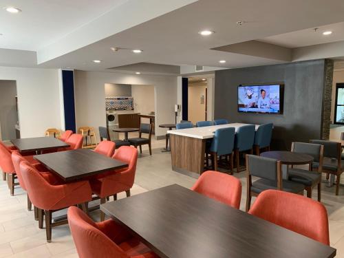 holiday inn express west point by ihg