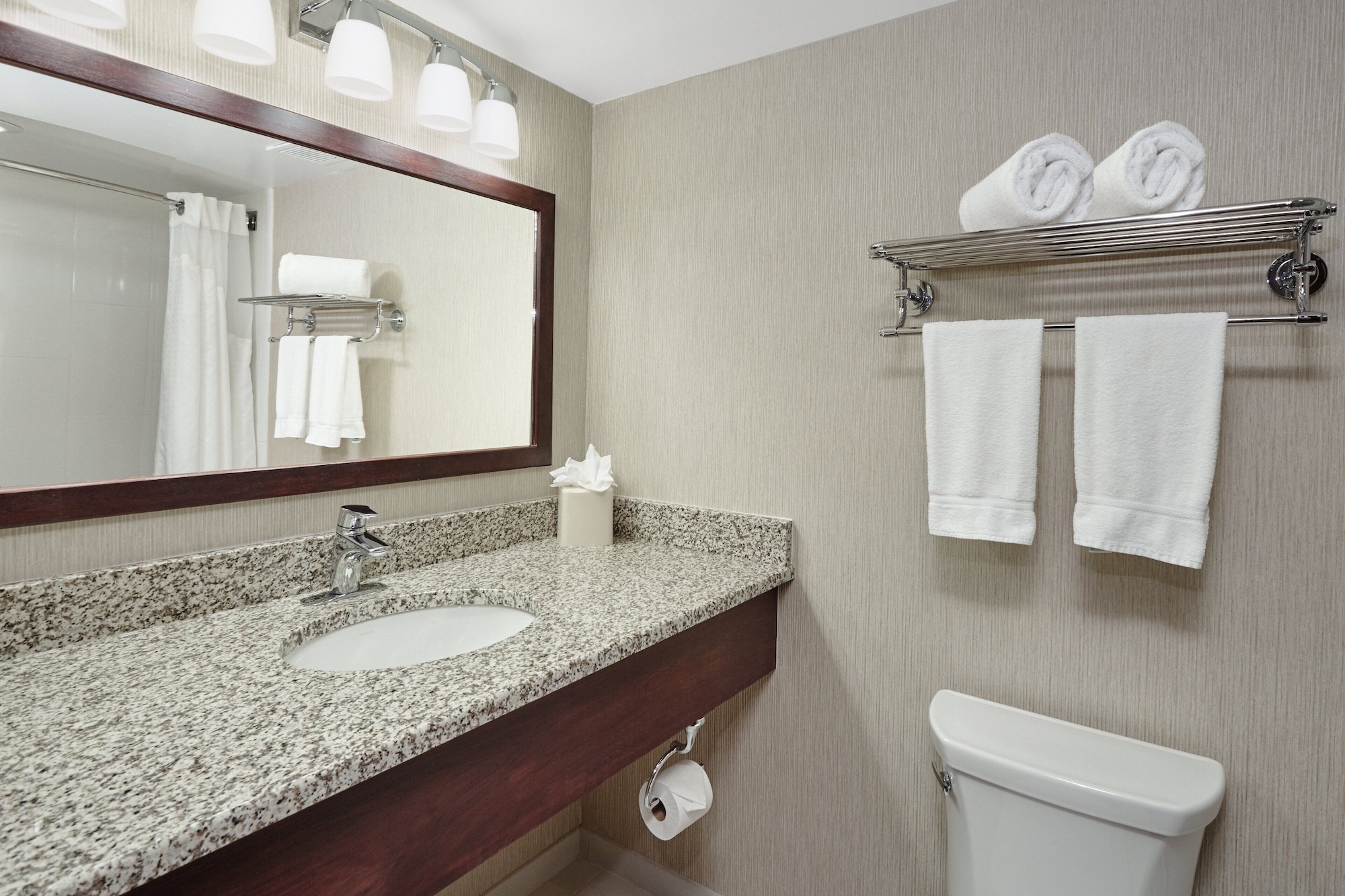 holiday inn and suites chicago carol stream wheaton by ihg