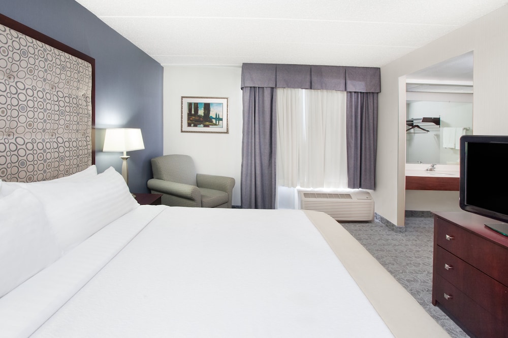 holiday inn and suites chicago carol stream wheaton by ihg