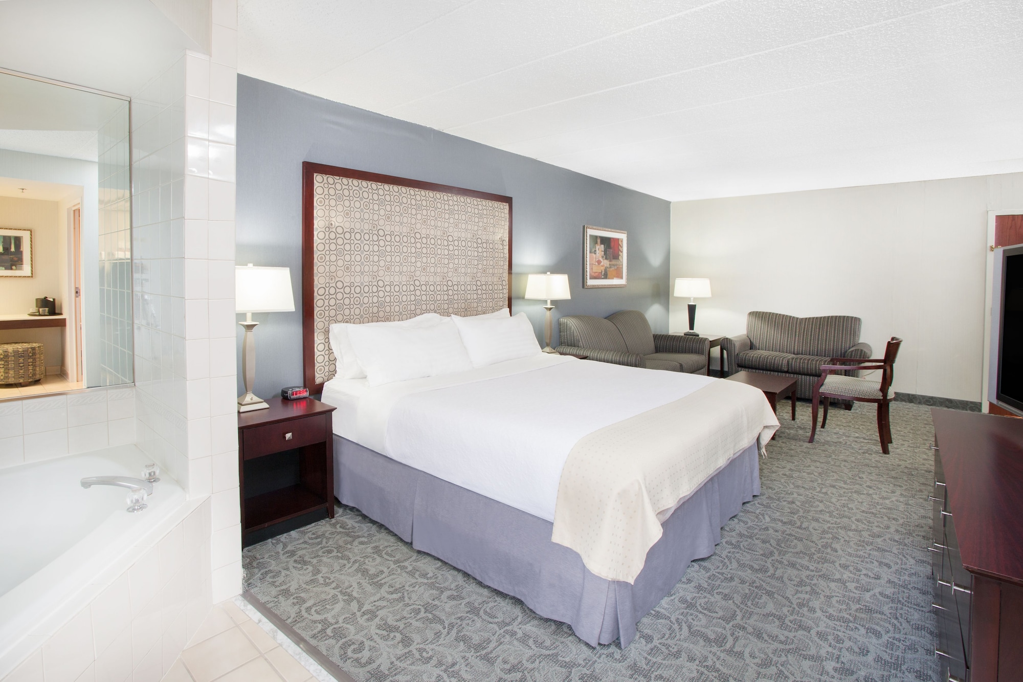 holiday inn and suites chicago carol stream wheaton by ihg