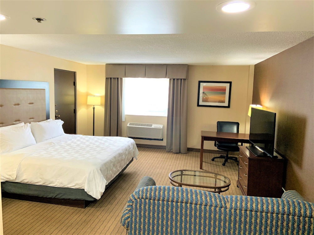 holiday inn and suites chicago carol stream wheaton by ihg
