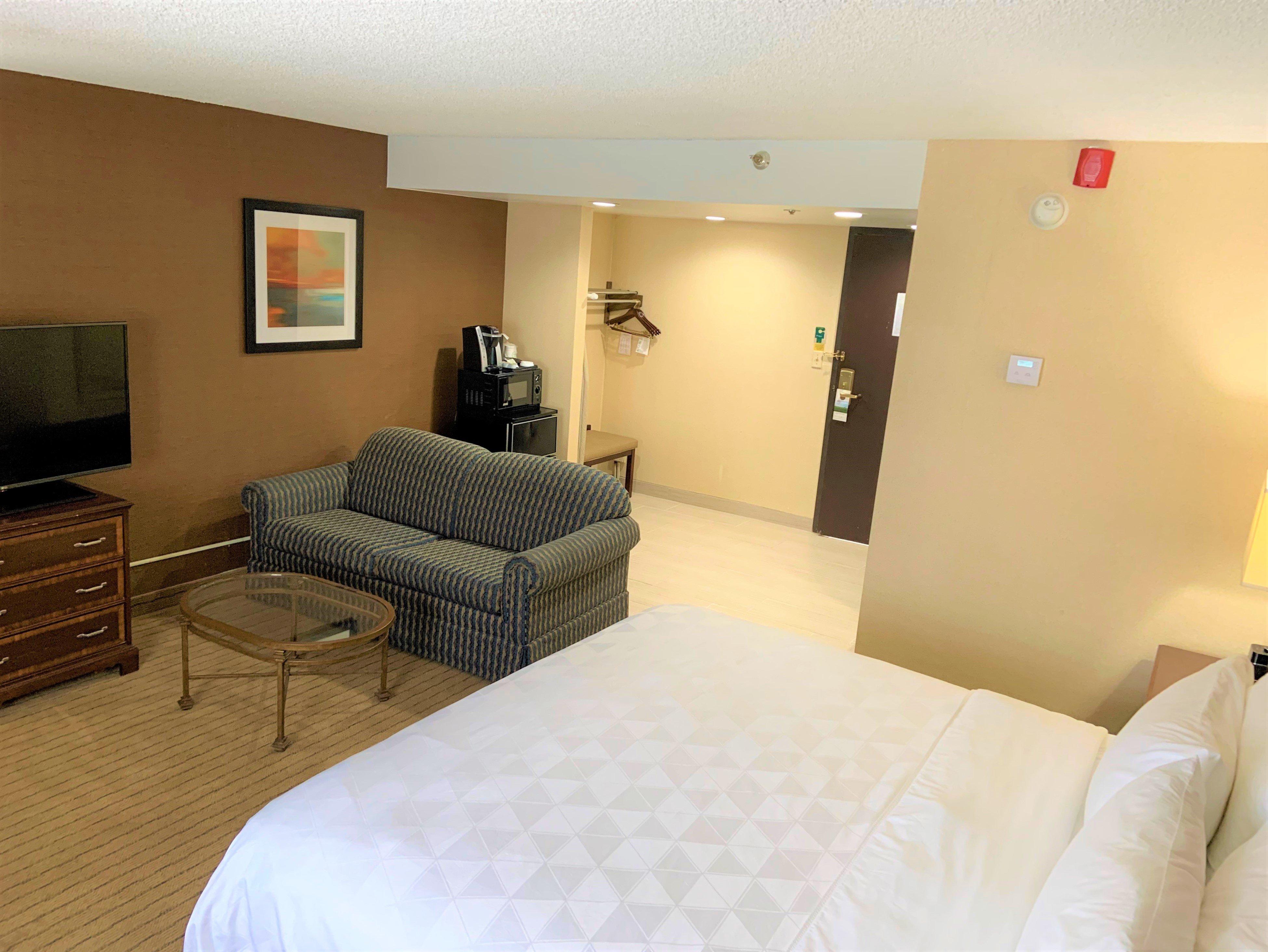 holiday inn and suites chicago carol stream wheaton by ihg