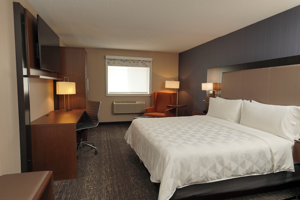 holiday inn and suites chicago carol stream wheaton by ihg