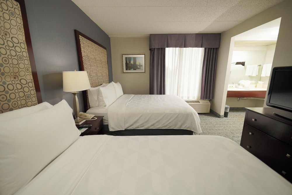 holiday inn and suites chicago carol stream wheaton by ihg
