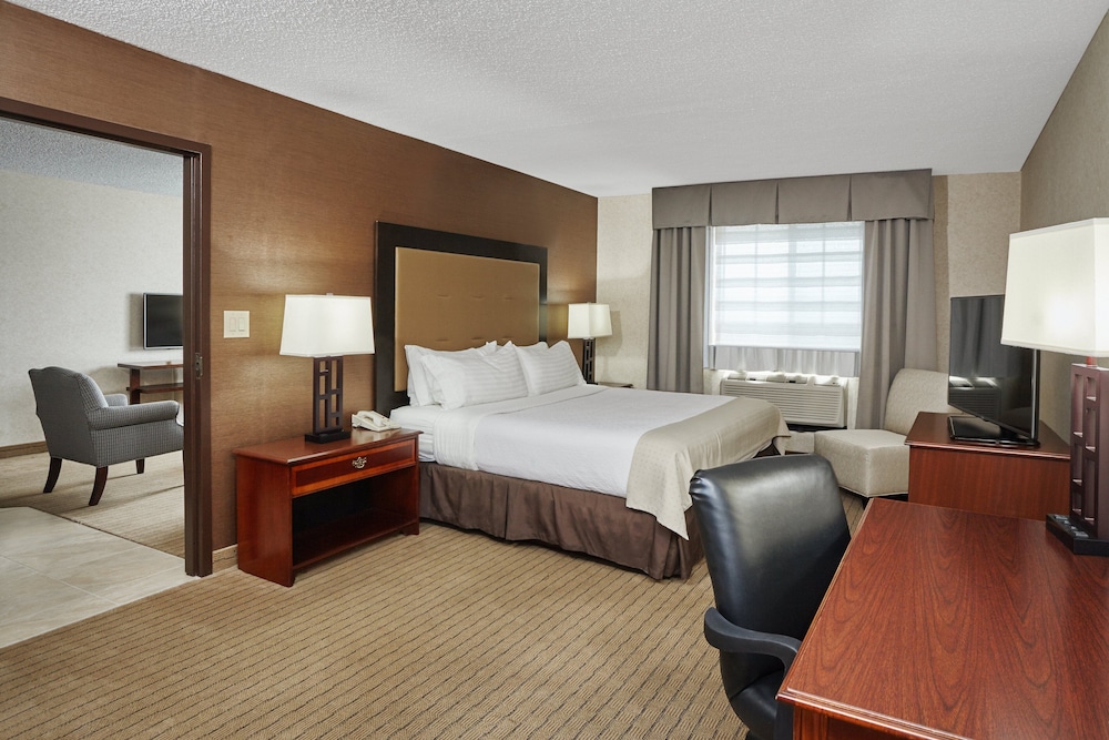 holiday inn and suites chicago carol stream wheaton by ihg
