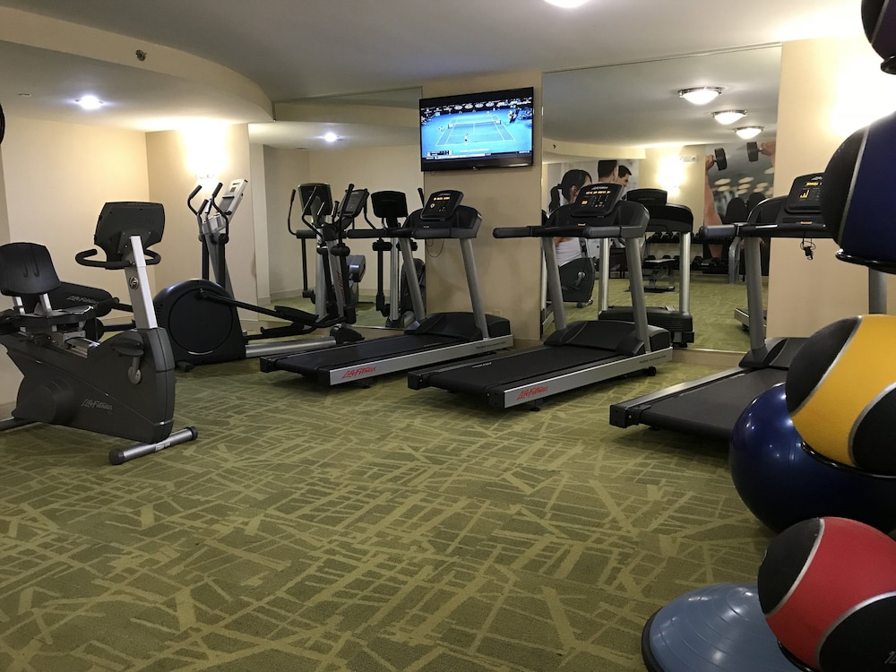 holiday inn and suites chicago carol stream wheaton by ihg