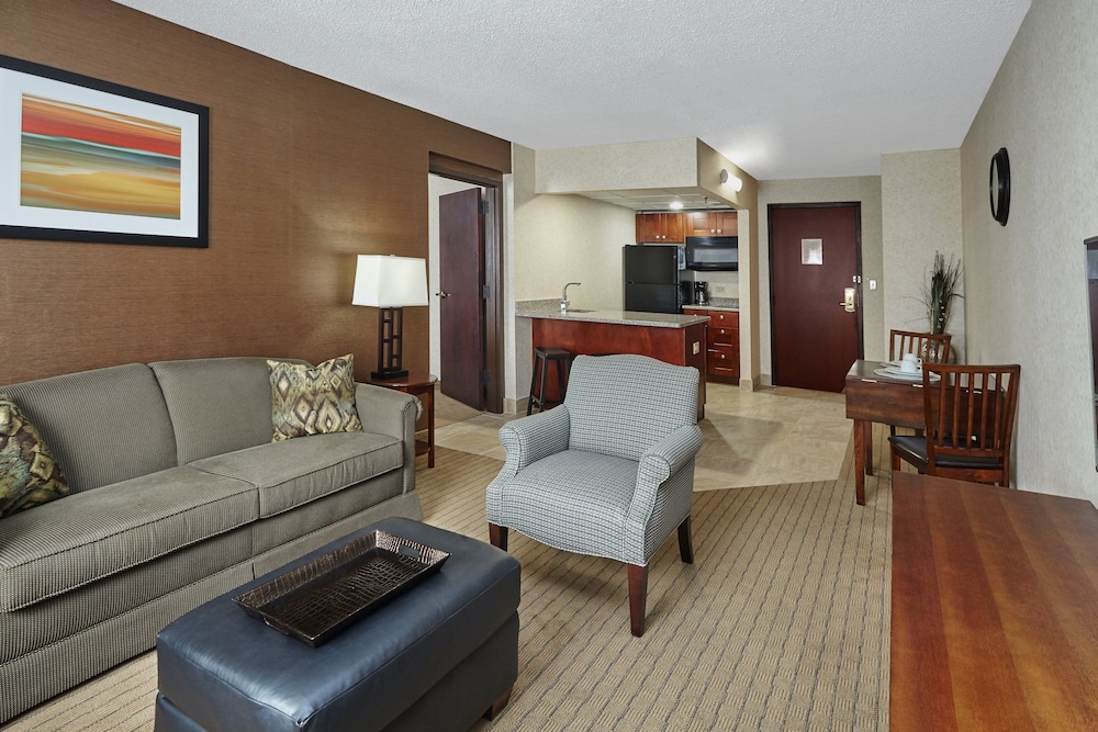 holiday inn and suites chicago carol stream wheaton by ihg