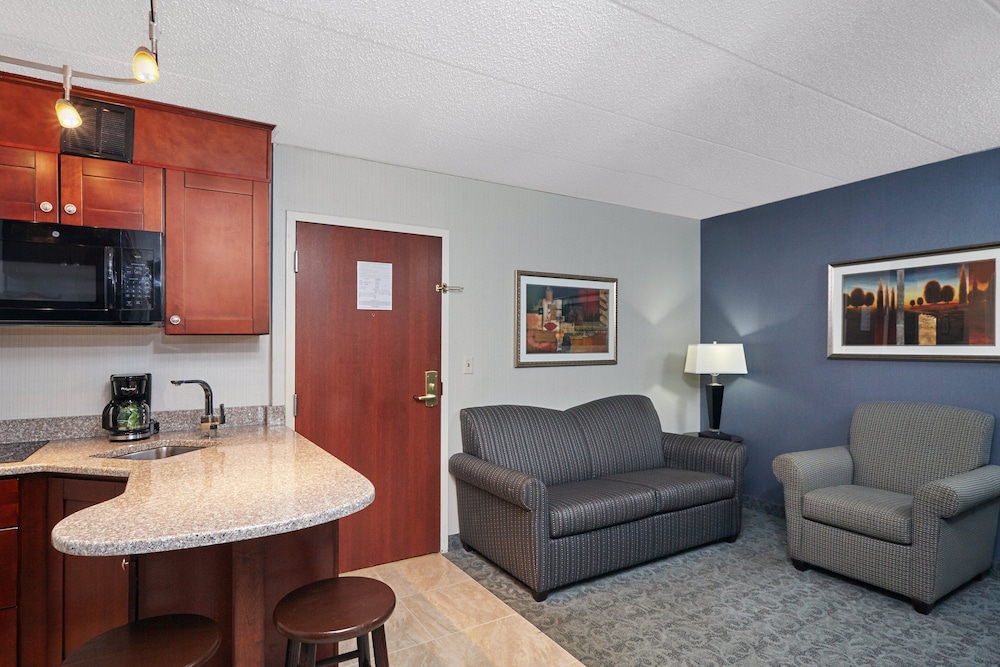 holiday inn and suites chicago carol stream wheaton by ihg