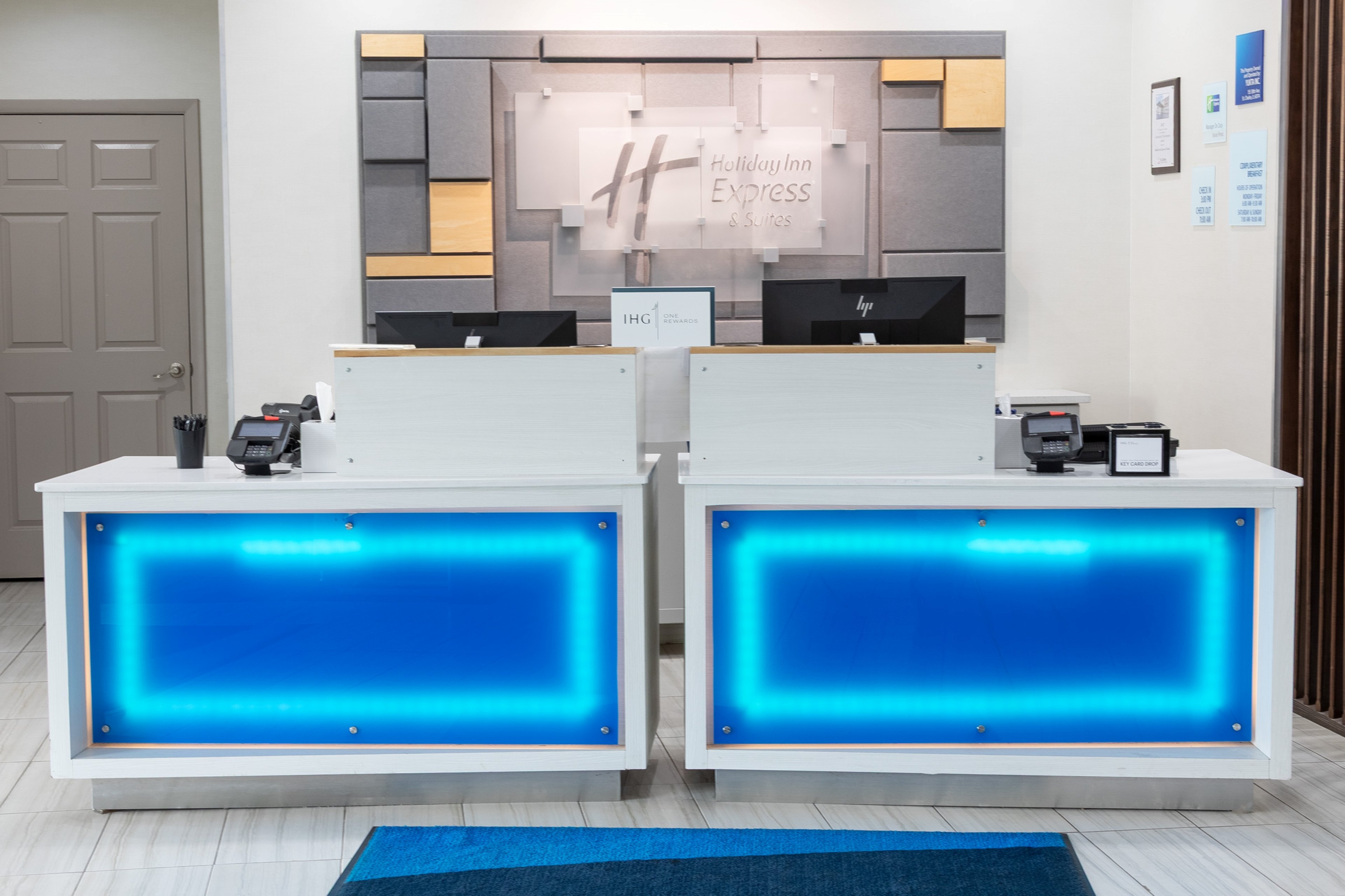 holiday inn express and suites chicago west st cha