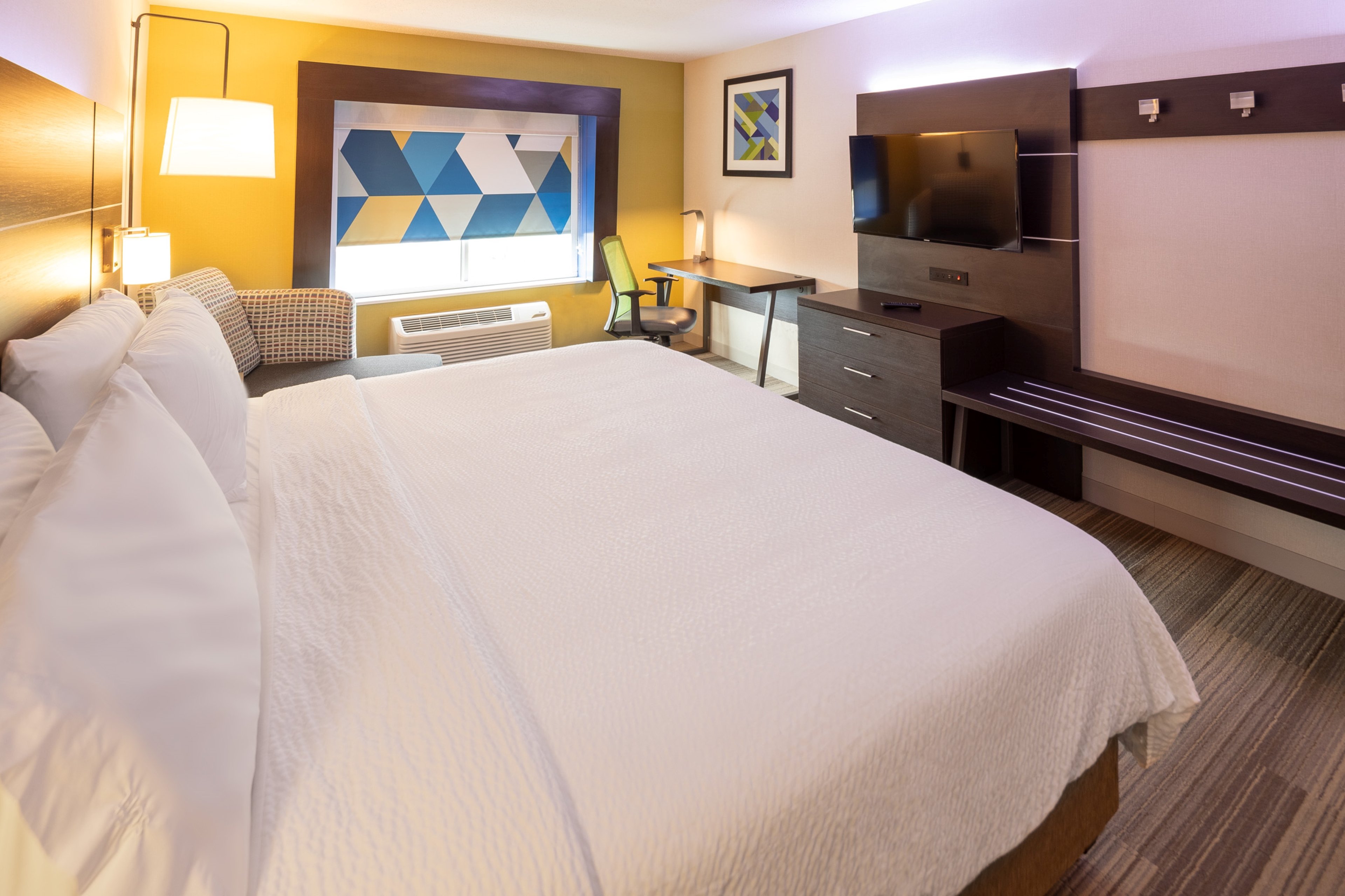 holiday inn express and suites chicago west st cha