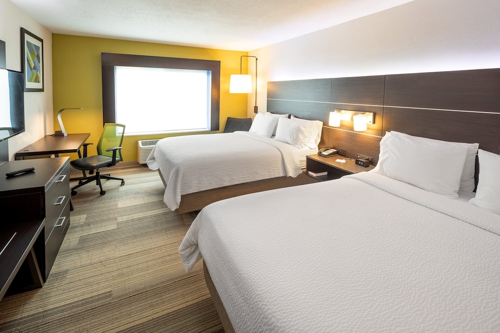 holiday inn express and suites chicago west st cha