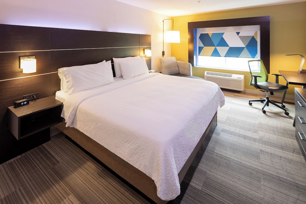 holiday inn express and suites chicago west st cha
